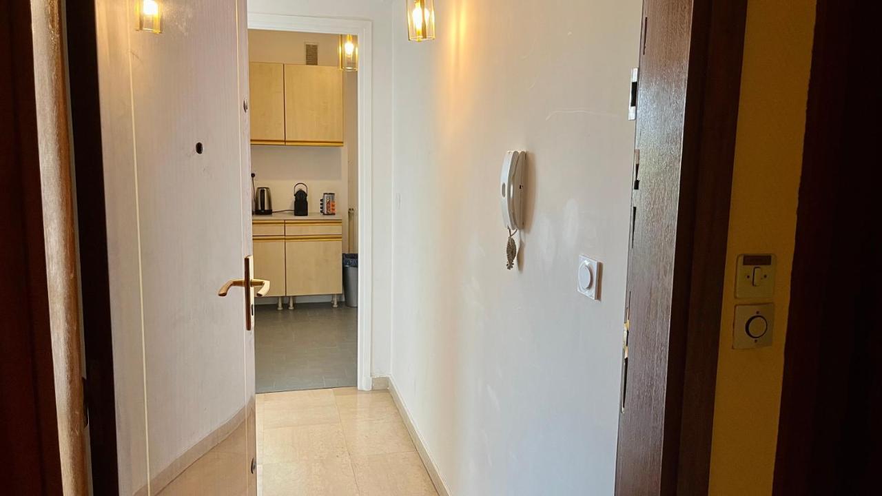 Au 5Eme Ciel Apartment Draguignan Bagian luar foto